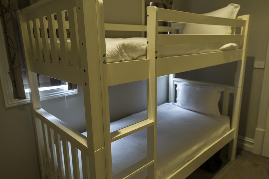 Simmers Serviced Apartments Williamstown Room photo