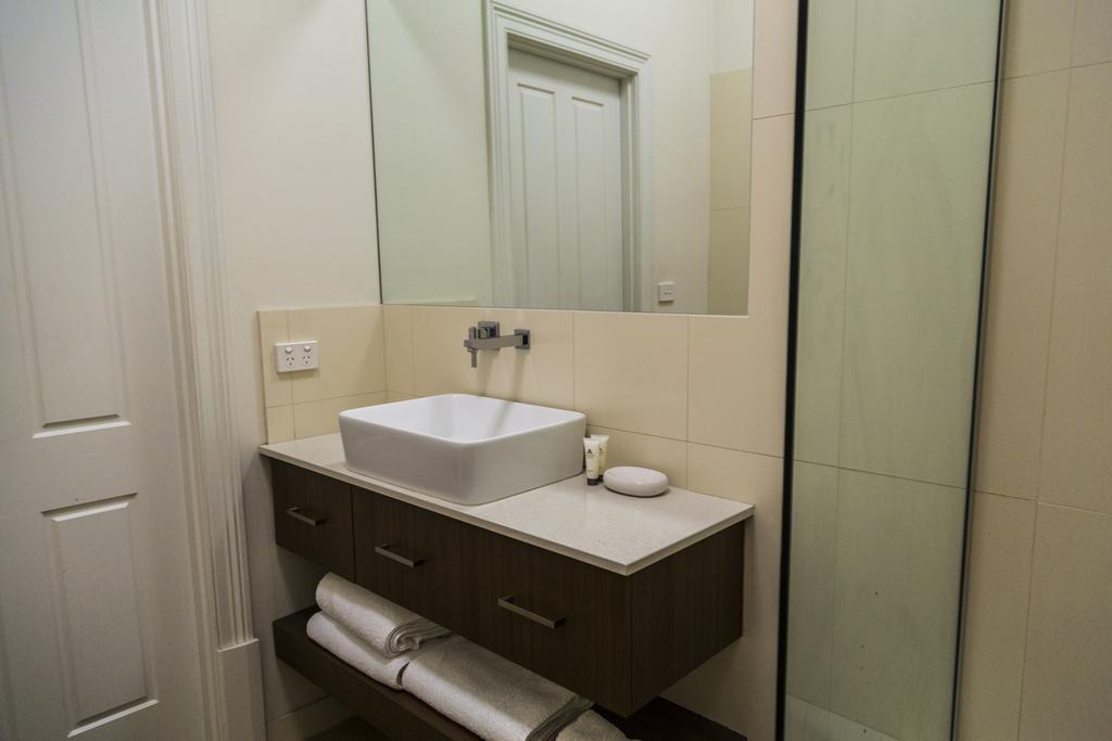 Simmers Serviced Apartments Williamstown Room photo